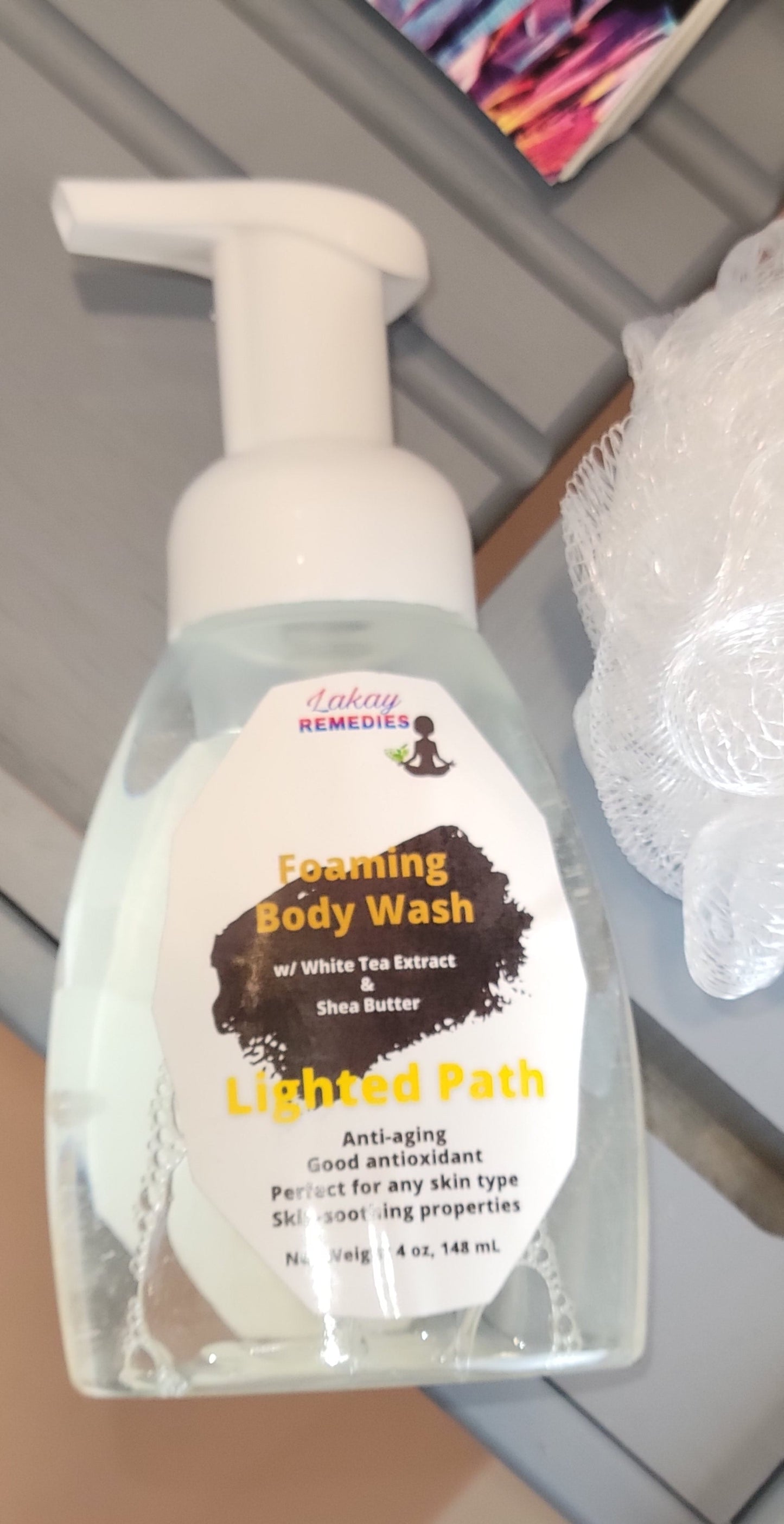 Lighted Path Foaming Body Wash